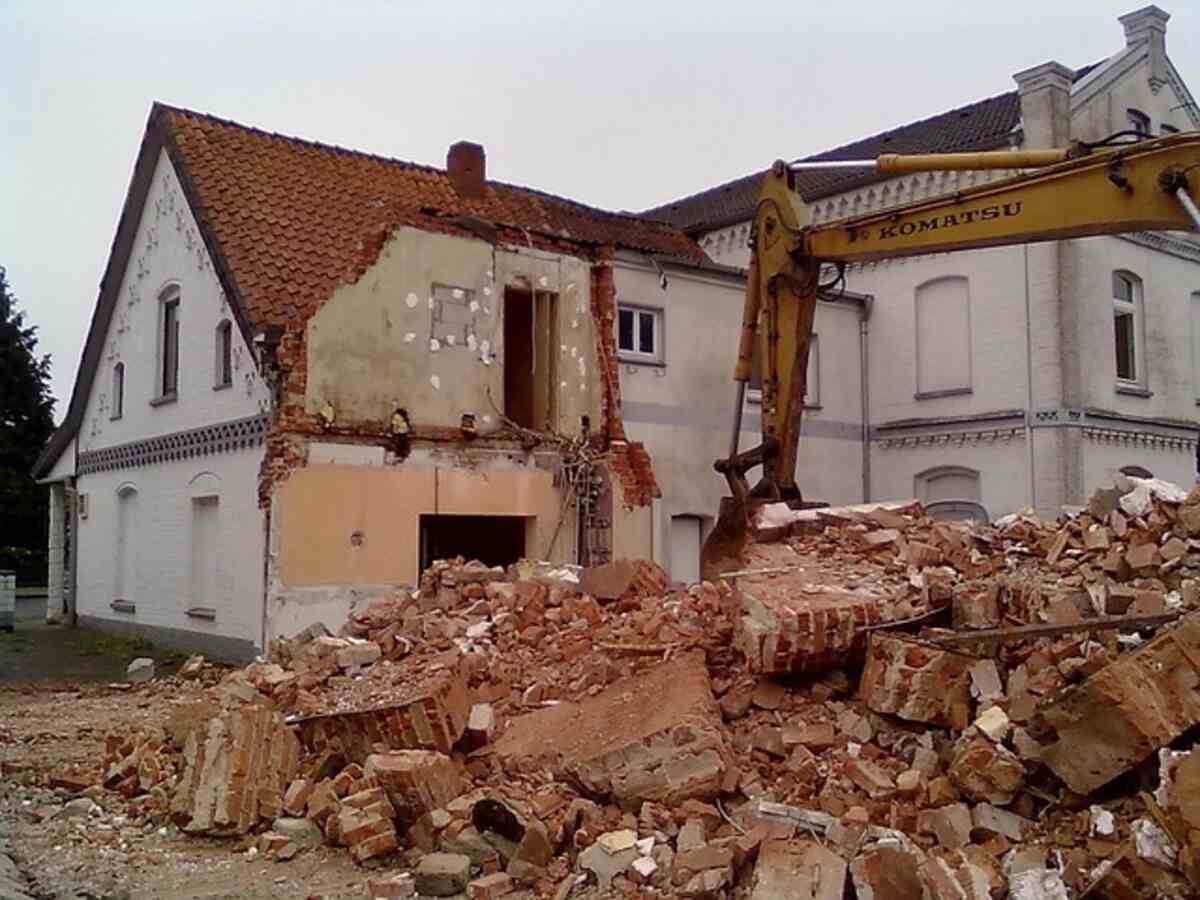 Choosing the Right Post Falls Demolition Contractor